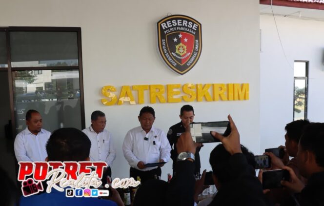 
 Jaga Kondusifitas Wilayah, Polres Pamekasan Gelar Razia Miras Besar-besaran