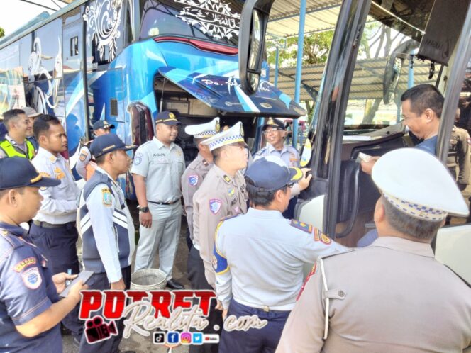 
 Operasi Keselamatan Semeru 2026 Ditlantas Polda Jatim Gelar Ramp Chek Angkutan Umum