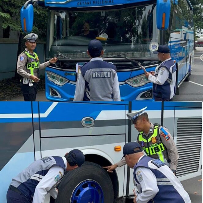 
 Jelang Lebaran, Satlantas Polres Mojokerto Kota Gencarkan Ramp Check Angkutan Umum