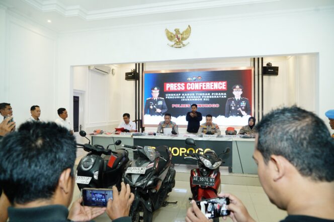 
 Kenal di Penjara, Menikah, Lalu Mencuri: Pasutri Residivis Dibekuk Polisi