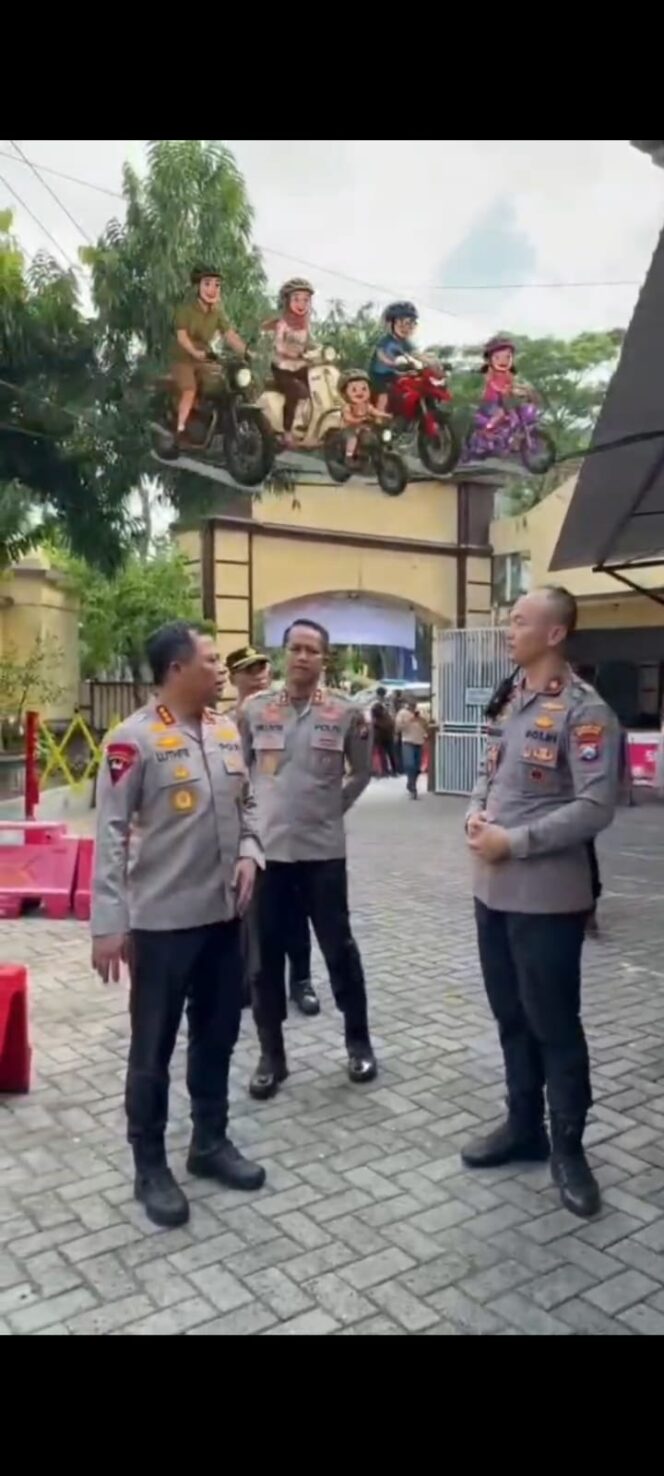 
 Amankan Kendaraan Saat Mudik, Polrestabes Surabaya Siapkan Layanan Penitipan di 24 Polsek