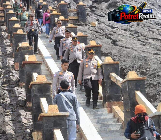
 Libur Lebaran H+3, Wisatawan Membludak di Bromo, Polres Probolinggo Intensifkan Patroli demi Keamanan
