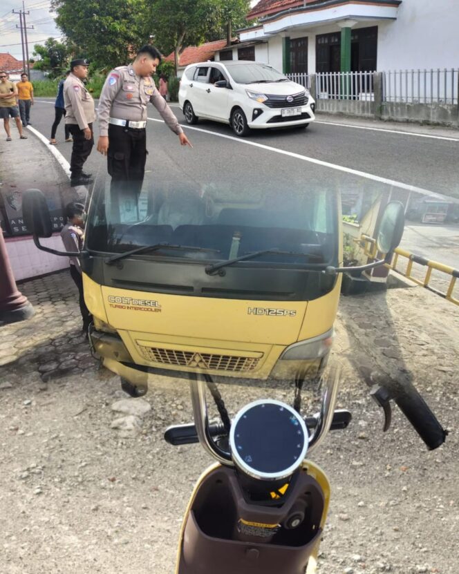 
 Kecelakaan Bocah 9 Tahun di Sampang Jadi Sorotan, Isu Sopir Kabur Dibantah Polisi