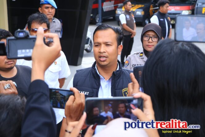 
 Polres Ngawi Bongkar Penimbunan Solar Subsidi 315 Liter, Pelaku Raup Untung di Atas Harga Resmi