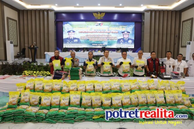 
 Curangi Konsumen, Pria Asal Probolinggo Kemas Ulang Beras SPHP di Bawah Standar