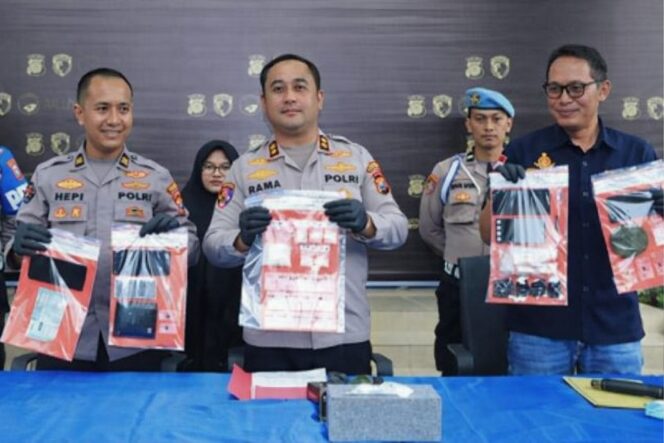 
 Jaringan Sabu Gresik-Surabaya Dibongkar, Polisi Sita 68 Gram Sabu