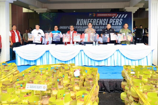 
 79 Tersangka Diciduk, Polda Jatim Ungkap Praktik Curang BBM dan LPG Subsidi di 66 Kasus