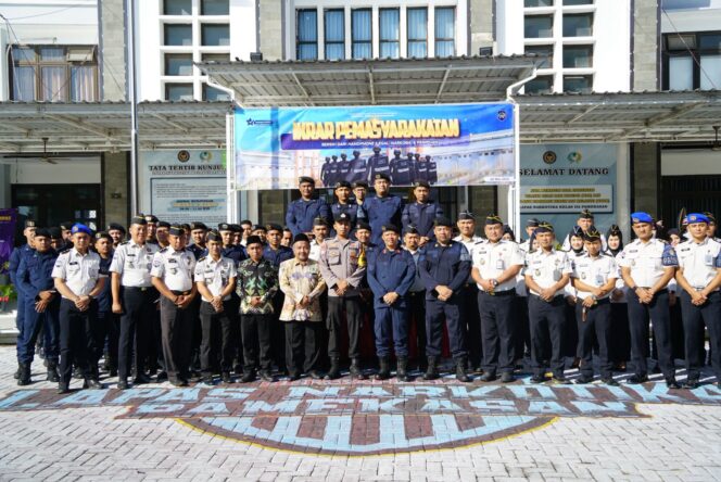 
 Lapas Narkotika Pamekasan Deklarasikan Ikrar Bersih HP Ilegal, Narkoba, dan Penipuan, Tes Urine Seluruhnya Negatif