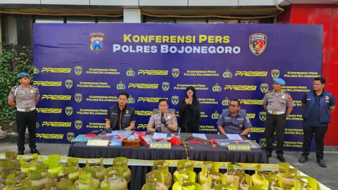 
 Rugikan Negara dan Bahayakan Warga, Praktik Oplosan LPG Subsidi Dibekuk Polisi