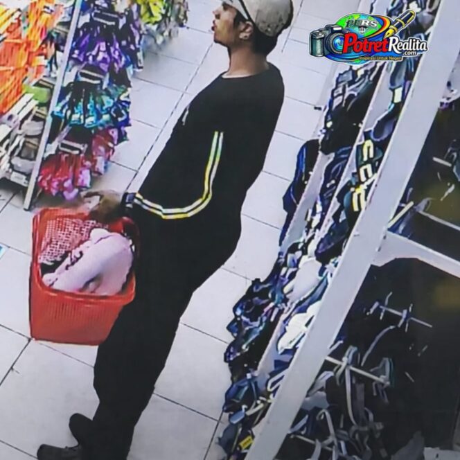
 CCTV Viral! Pria Bertopi Gasak Belasan Jam Tangan dan Pengharum Ruangan di Minimarket Ketintang