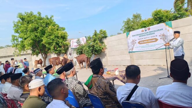 
 Polres Ngawi Salurkan 8 Sapi dan 30 Kambing Kurban, Pererat Kepedulian Sosial dengan Masyarakat