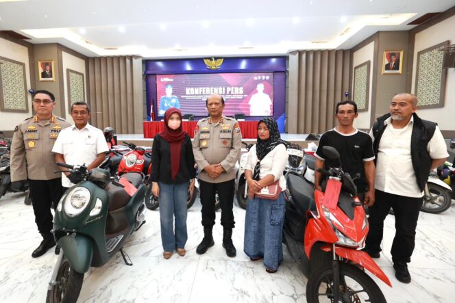 
 Korban Curanmor dan Begal Tersenyum, Polda Jatim Kembalikan Kendaraan Tanpa Biaya
