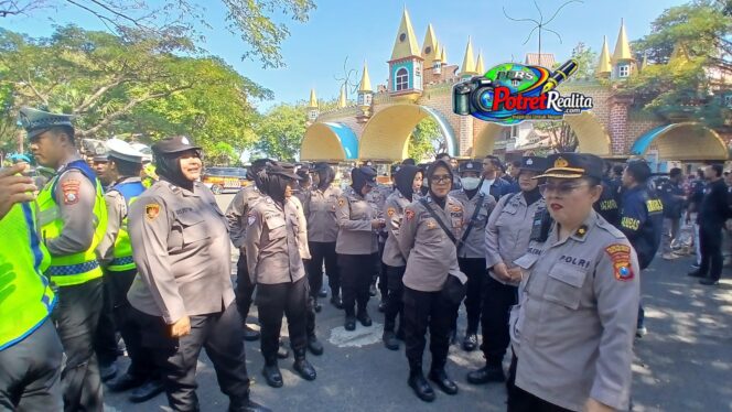 
 Prosesi Sakral PSHT di Kenpark Dijaga Ketat, 696 Personel Gabungan Siaga Hingga Dini Hari