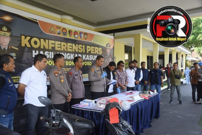 
 Curi Puluhan Perhiasan Xuping Milik Majikan, ART di Bondowoso Berakhir di Tangan Polisi