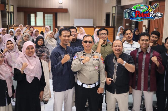 
 Guru Jadi Agen Perubahan, Satlantas Polres Gresik Gencarkan Edukasi Keselamatan Berlalu Lintas