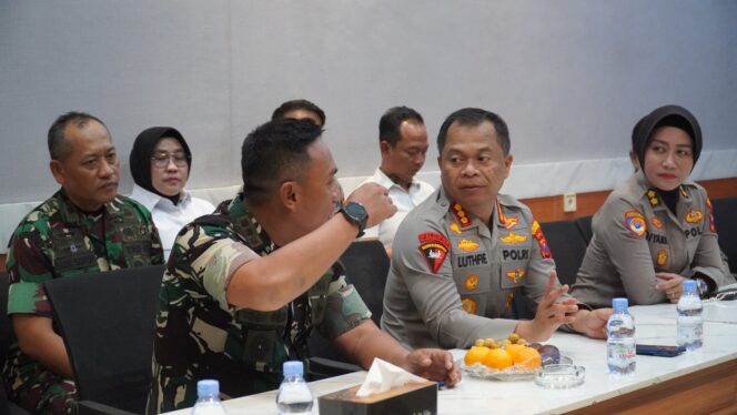 
 Kapolrestabes Surabaya Perkuat Sinergi TNI-Polri Lewat Silaturahmi dengan Dandim 0830, Komitmen Jaga Kamtibmas Makin Solid