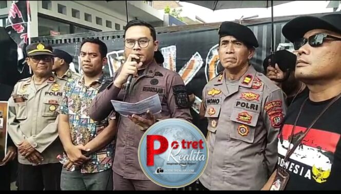 
 LSM Trinusa Desak Kejari Bekasi Usut Tuntas Dugaan Aliran Dana Pungli MCK, Ancam Demo Berjilid-jilid