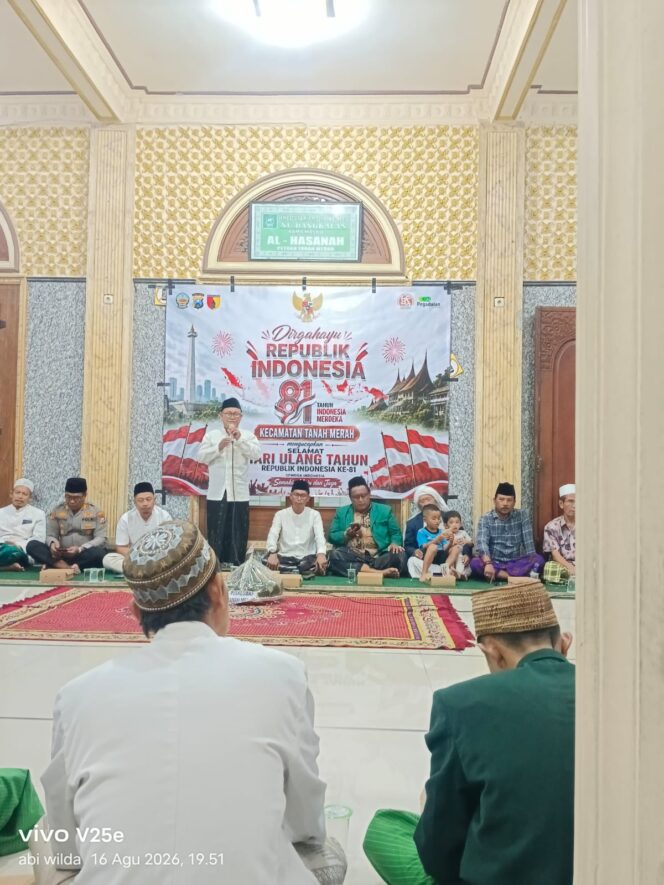 
 Malam Tirakatan HUT RI ke-81, Muspika dan IASS Tanah Merah Perkuat Semangat Persatuan