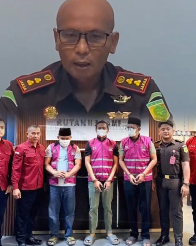 
 Tiga Tersangka Korupsi Proyek SMP Ditahan, Kejari Sampang: Tak Menutup Kemungkinan Ada Tersangka Lain