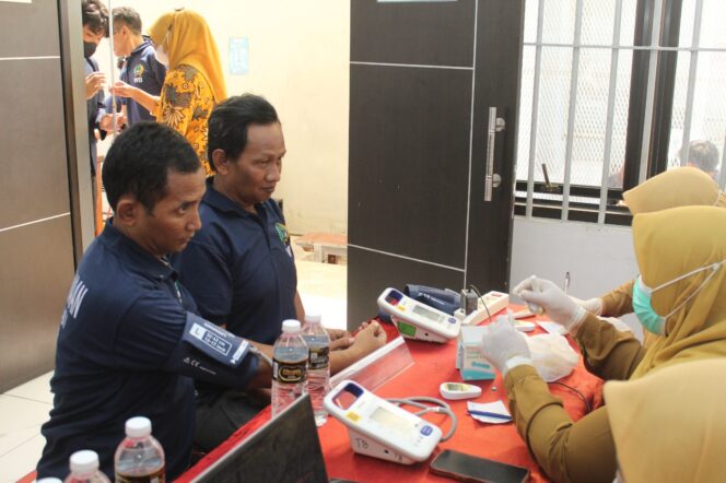 
 Deteksi Dini TBC, Rutan Kelas I Surabaya Gelar Skrining Terintegrasi Cek Kesehatan Gratis