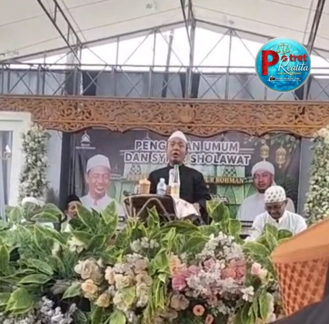 
 Pengajian Umum dan Gebyar Sholawat Meriahkan Tasyakuran Walimatul Khitan Adik Azka di Lumajang