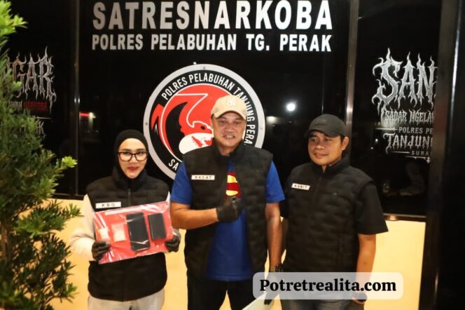 
 Tiga Tahun Edarkan Sabu, Pemuda di Lidah Kulon Ditangkap Polisi
