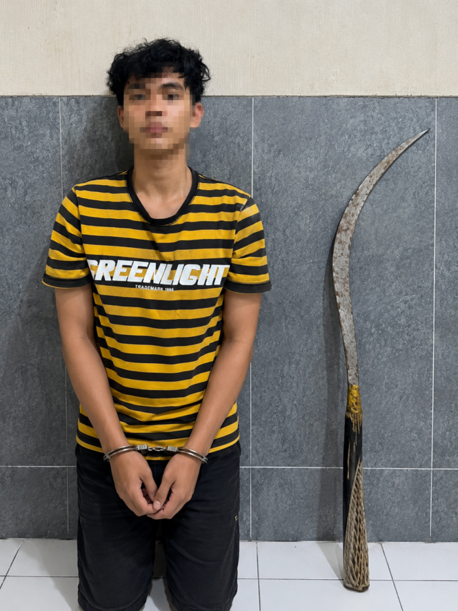 
 Celurit 1,5 Meter Disiapkan untuk Tawuran, P.A.S. Berurusan dengan Polisi