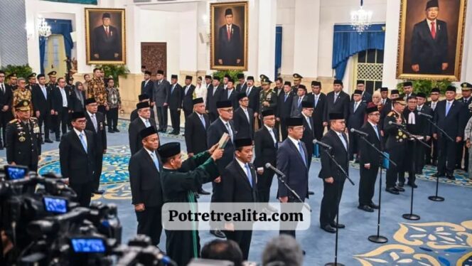 
 18 Pejabat Dilantik, Reshuffle Ketujuh Prabowo Soroti Rotasi Menteri hingga Pucuk Polri