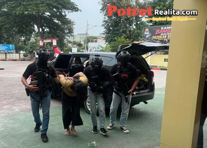 
 Densus 88 Amankan 11 Tersangka Terorisme di 6 Provinsi, Diduga Terafiliasi Jaringan Daulah Islamiyah