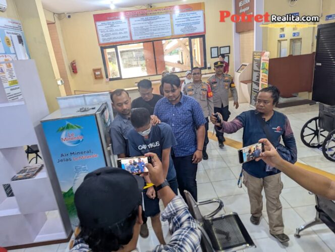 
 Terungkap! Pria di Probolinggo Diduga Cabuli dan Setubuhi Anak Kandung Sejak 2020, Kini Jadi Tersangka
