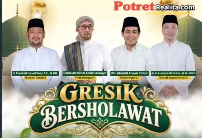 
 Ribuan Jamaah Padati Gresik Bersholawat, Bupati dan Forkopimda Hadir Bersama Ulama Terkemuka