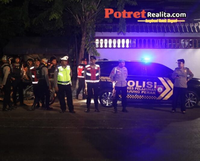 
 Polres Pelabuhan Tanjung Perak Gelar Patroli Skala Besar Antisipasi Gangster dan Balap Liar