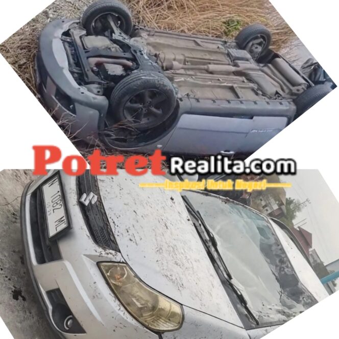 
 Diduga Tersesat Ikuti Google Maps, Suzuki Ertiga Terbalik di Jalan Sempit Area Makam Gresik