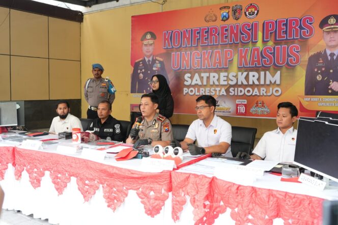 
 Polresta Sidoarjo Ungkap Dugaan Penipuan Online Jaringan Internasional, 8 WNA Vietnam Diamankan
