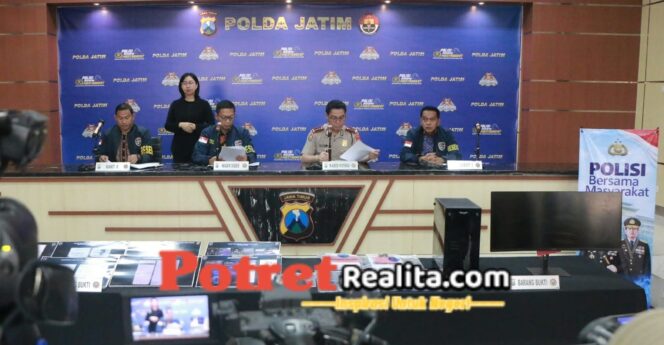 
 Bongkar Bisnis Gelap Dunia Maya, Polda Jatim Amankan 6.000 Kartu SIM dan Ungkap Transaksi Judi Online Rp1 Miliar